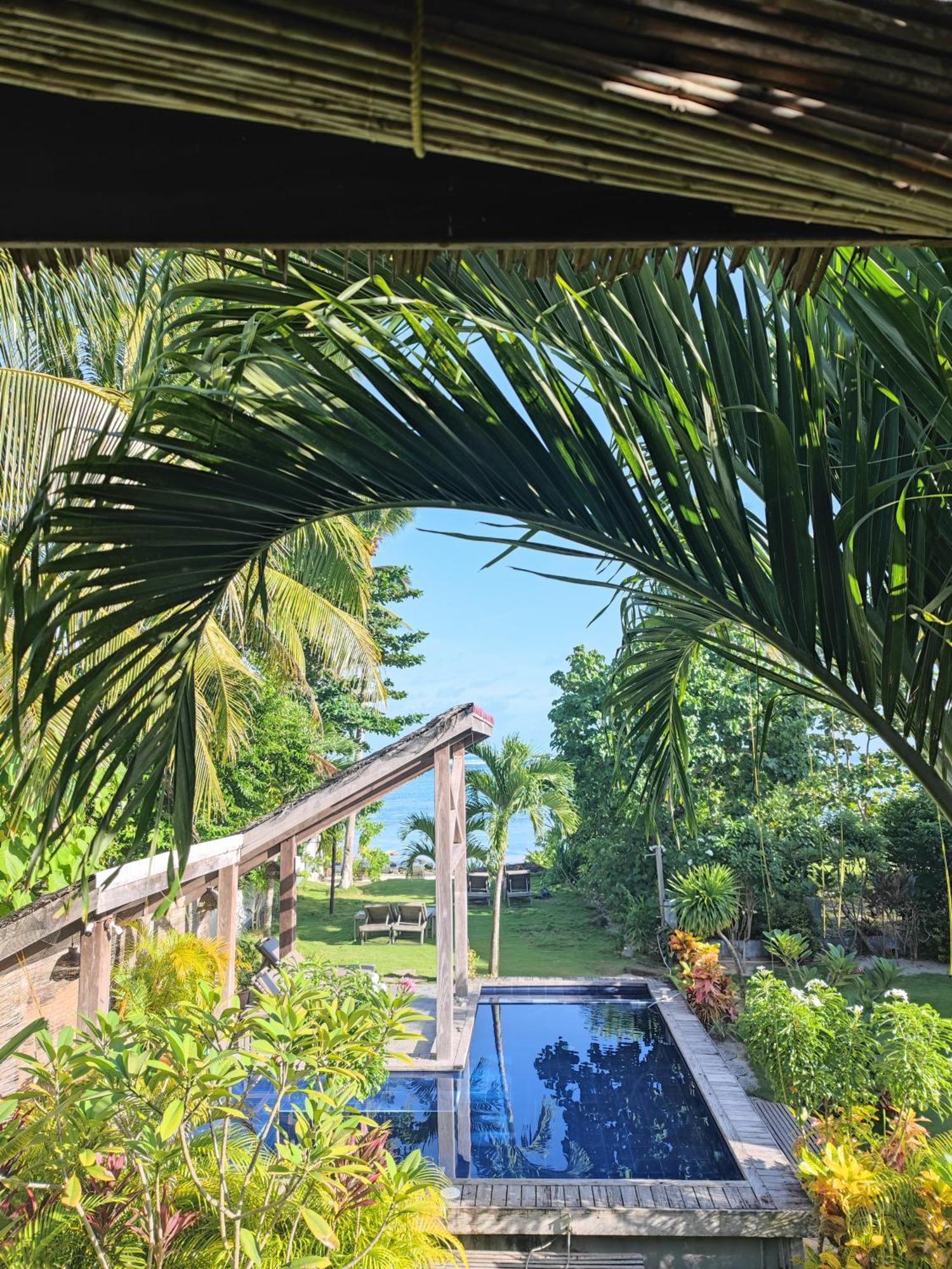 Daluyong Beach Resort Генерал-Луна Экстерьер фото