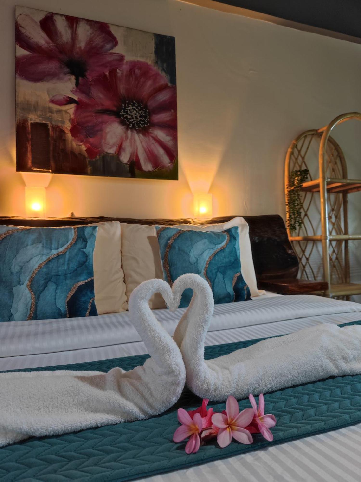 Daluyong Beach Resort Генерал-Луна Экстерьер фото