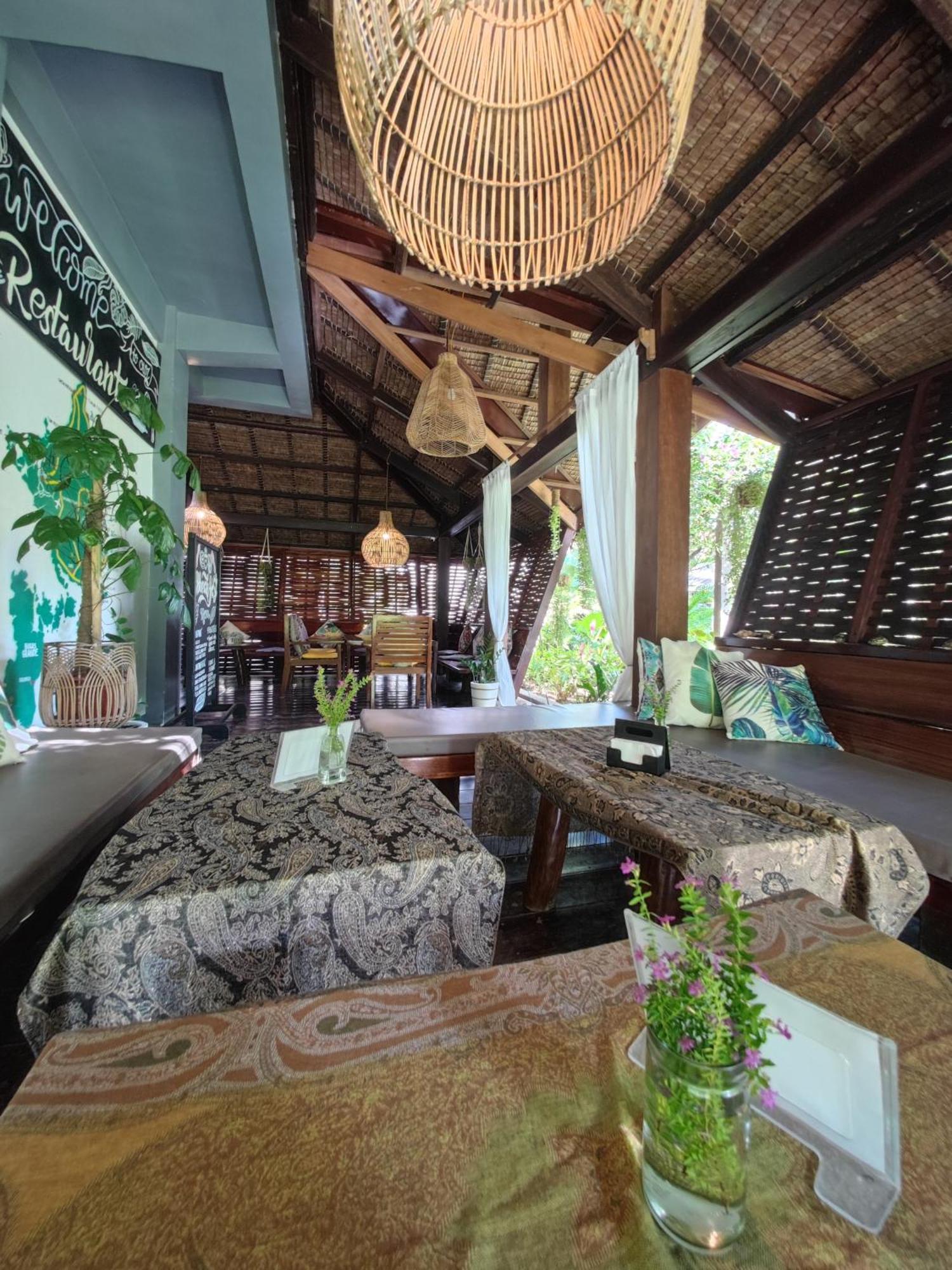 Daluyong Beach Resort Генерал-Луна Экстерьер фото