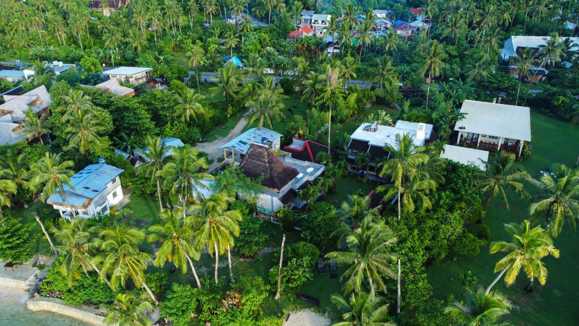 Daluyong Beach Resort Генерал-Луна Экстерьер фото