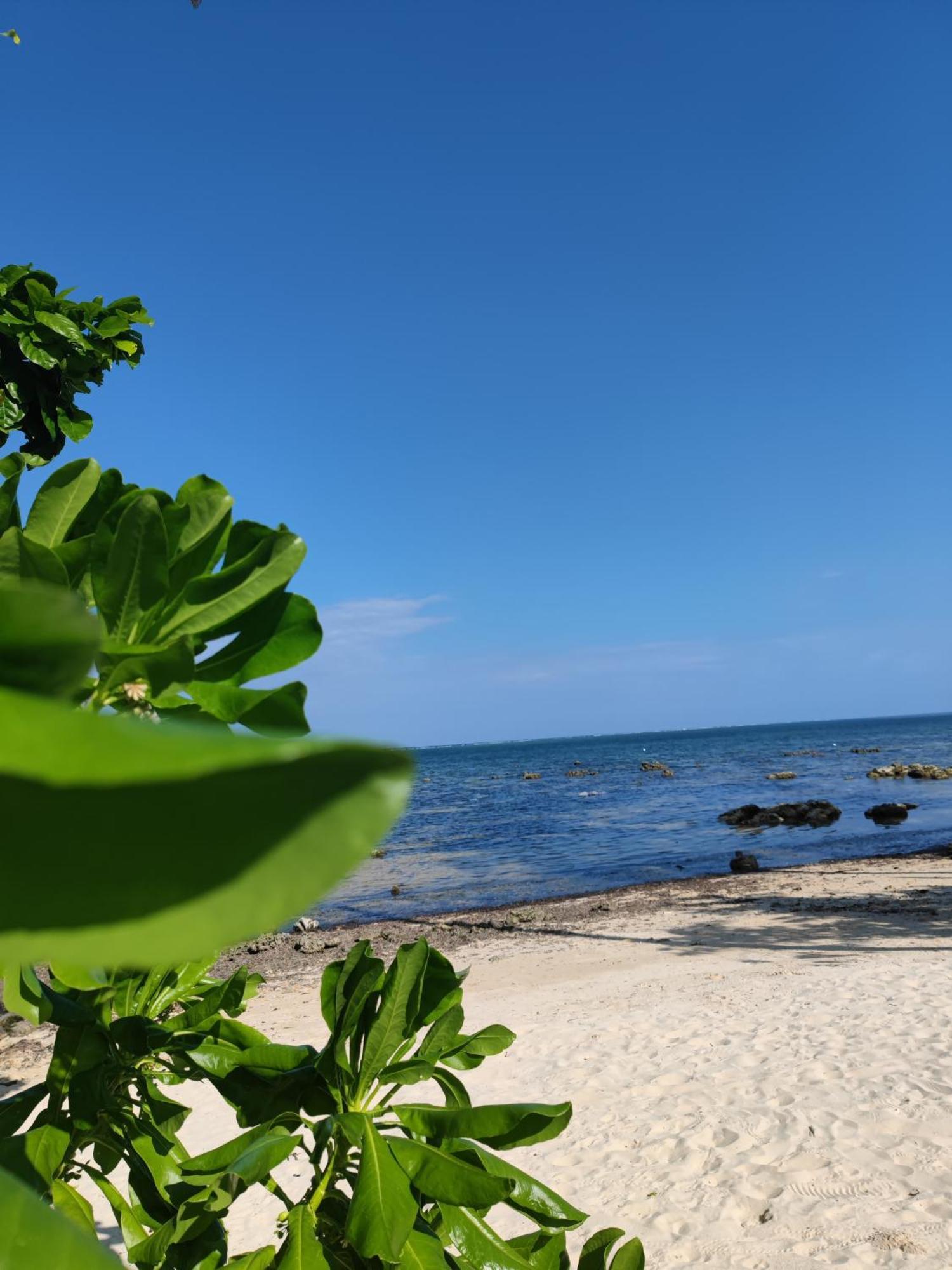 Daluyong Beach Resort Генерал-Луна Экстерьер фото