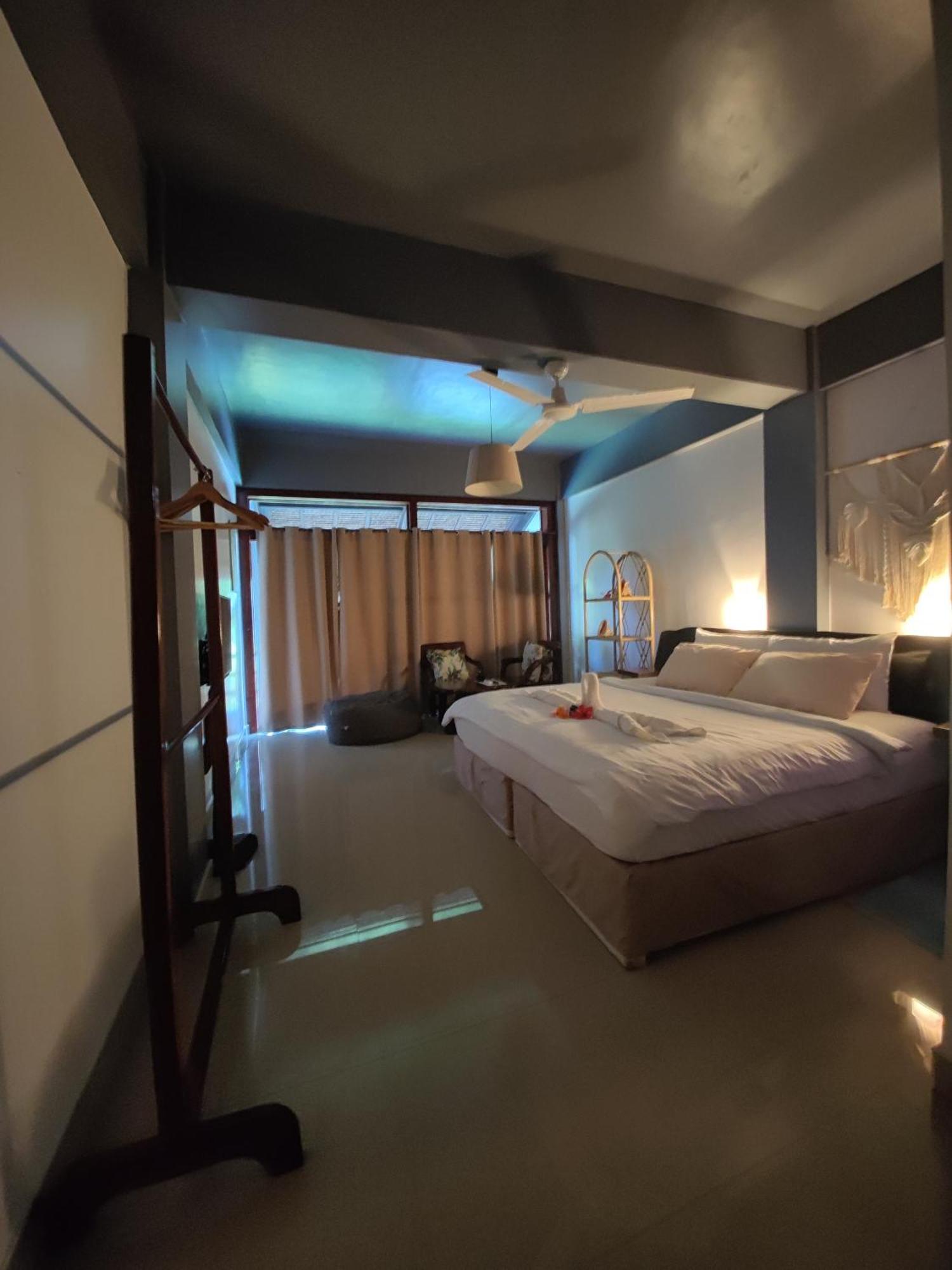 Daluyong Beach Resort Генерал-Луна Экстерьер фото